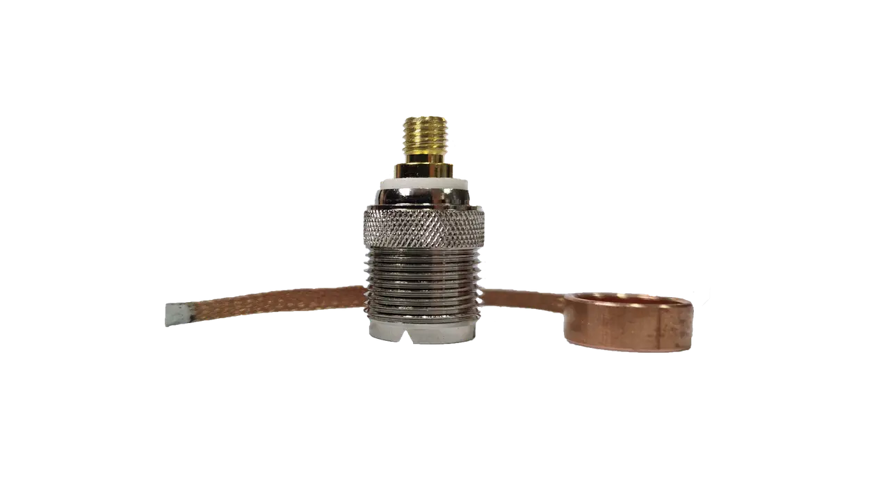 5526397572_w640_h640_antennyj-adapter-s.webp Перехідник UHF-female з кільцем заземления для рацій Motorola серії DP - Зображення 1